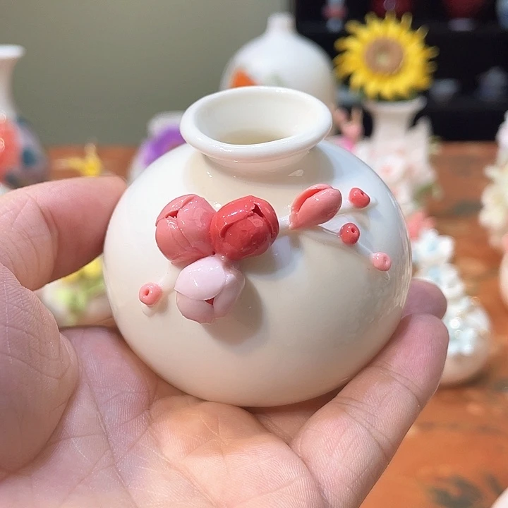 手工陶瓷精致摆件