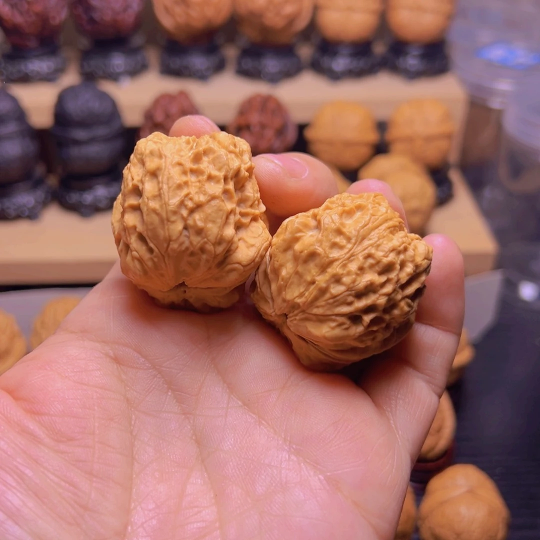 文玩核桃吊坠29w铁蝴蝶40尺