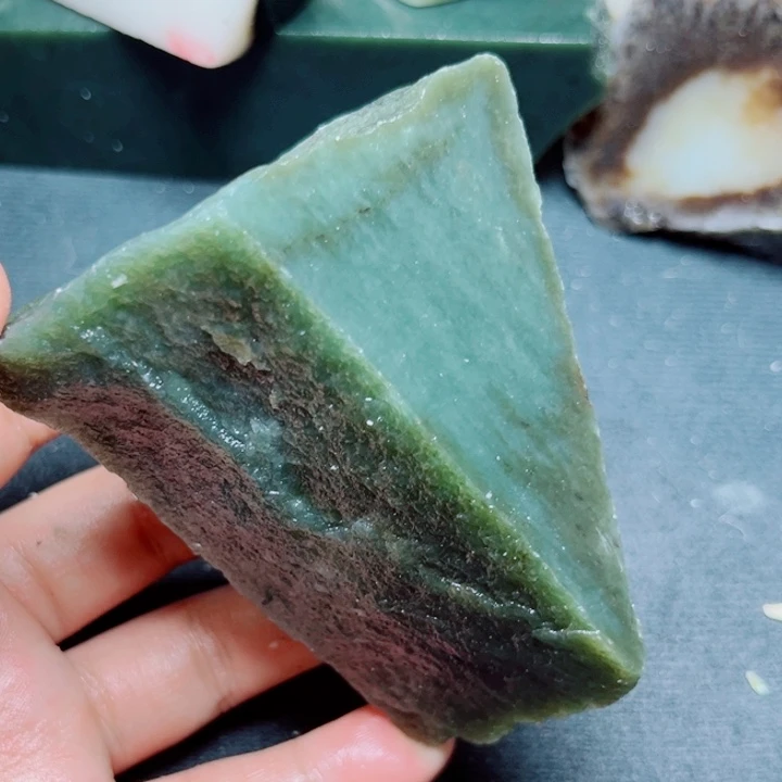 和田玉未镶嵌珠宝奇石