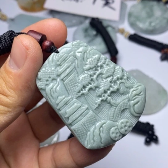 翡翠未镶嵌颈饰翡翠