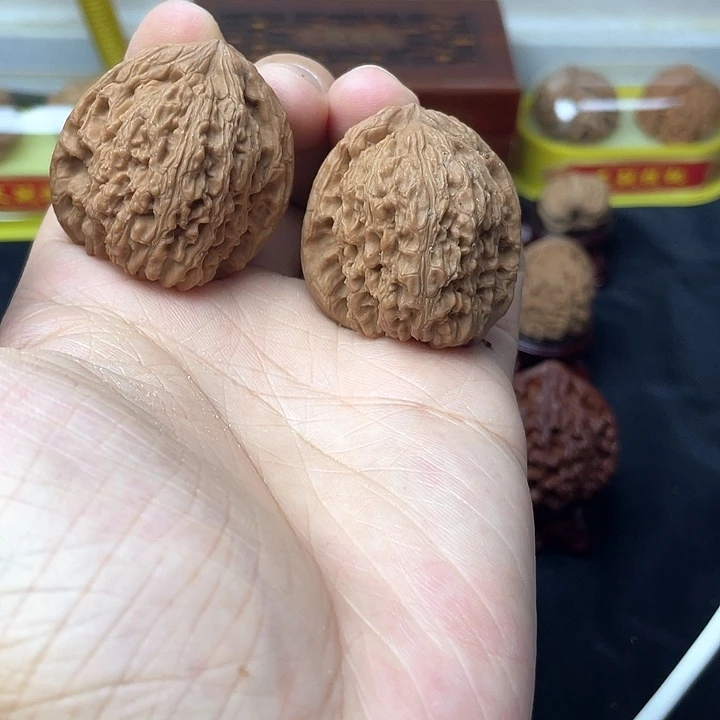文玩核桃吊坠南疆石小天残