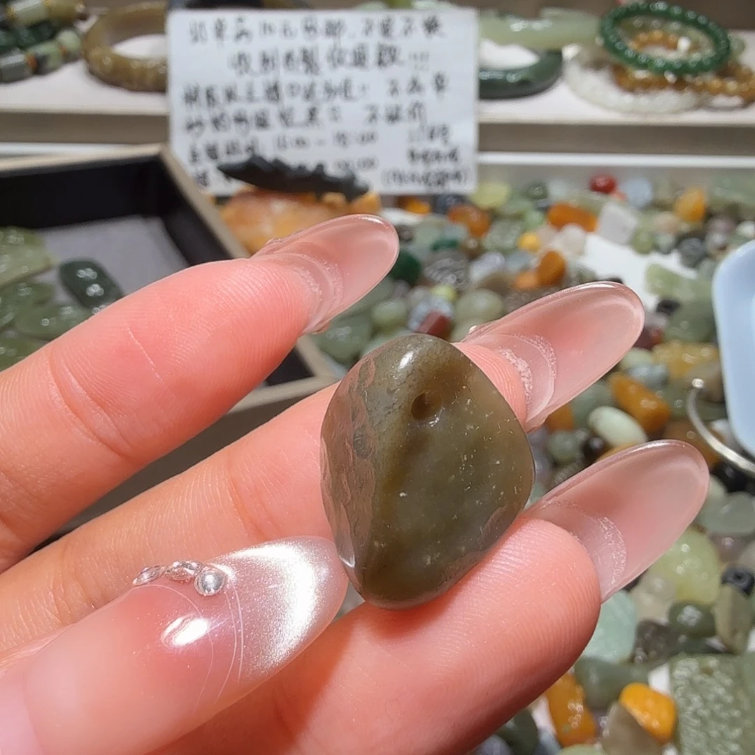 和田玉未镶嵌珠宝奇石