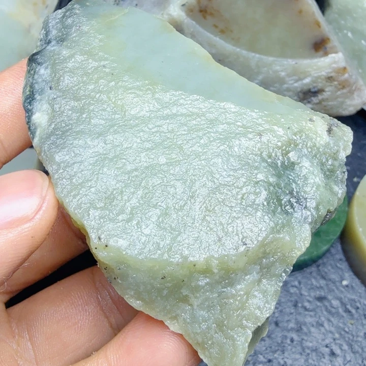 和田玉（糖玉）未镶嵌珠宝奇石