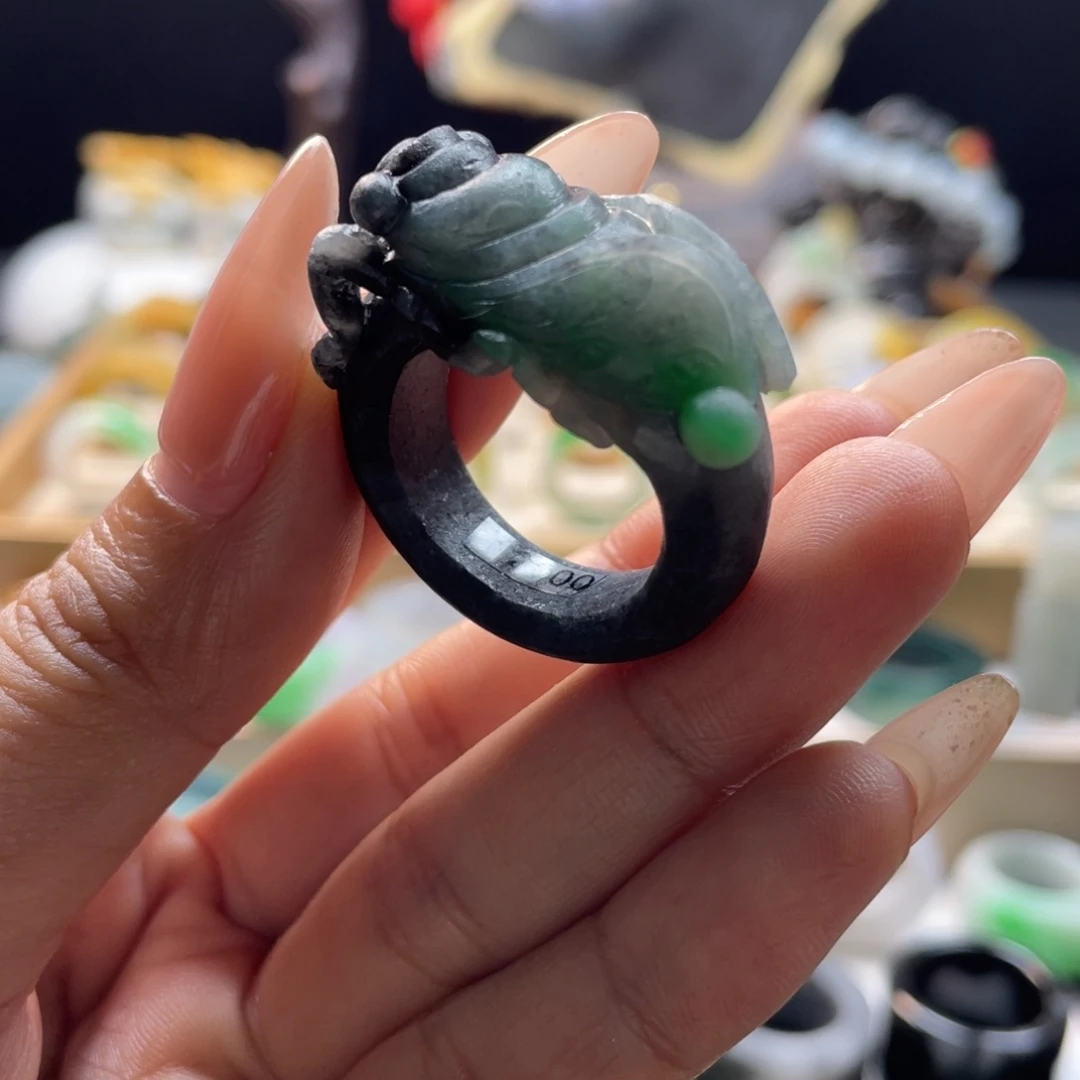 定制翡翠未镶嵌戒指