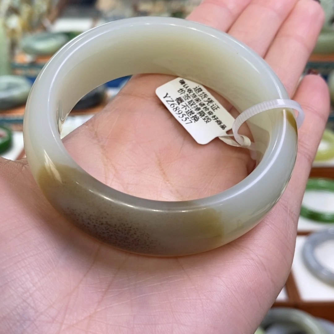和田玉未镶嵌手镯且末糖白轮胎55/56
