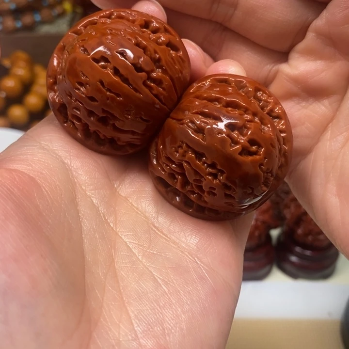 文玩核桃吊坠光头楼