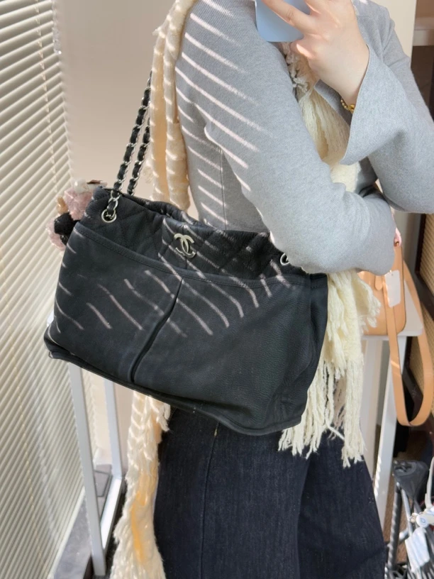 95新 Chanel/香奈儿 黑银托特包简约设计大容量时尚百搭单肩包