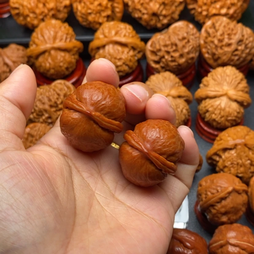 【闪购商品】文玩核桃把件海豚