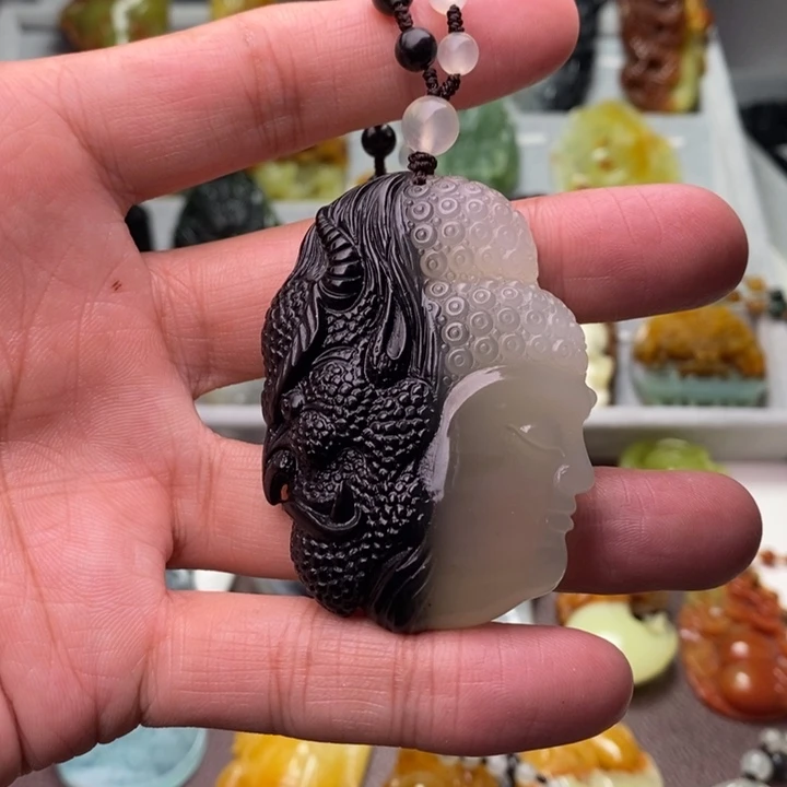 蛇纹石玉颈饰未镶嵌大***手