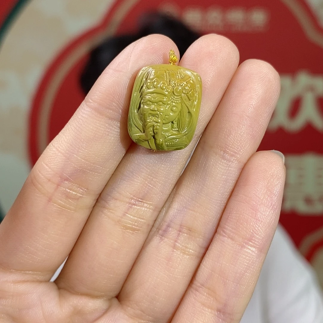 绿松石未镶嵌挂件