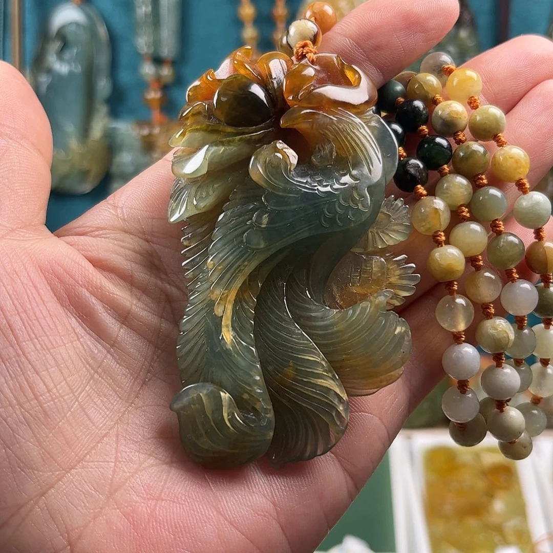 蛇纹石玉未镶嵌颈饰