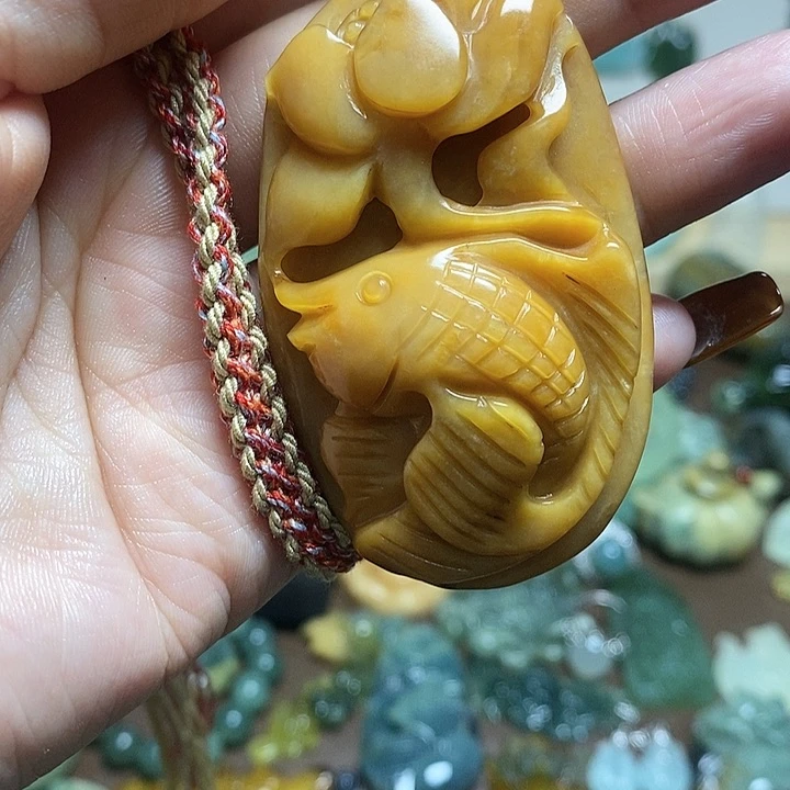 蛇纹石玉吊坠未镶嵌