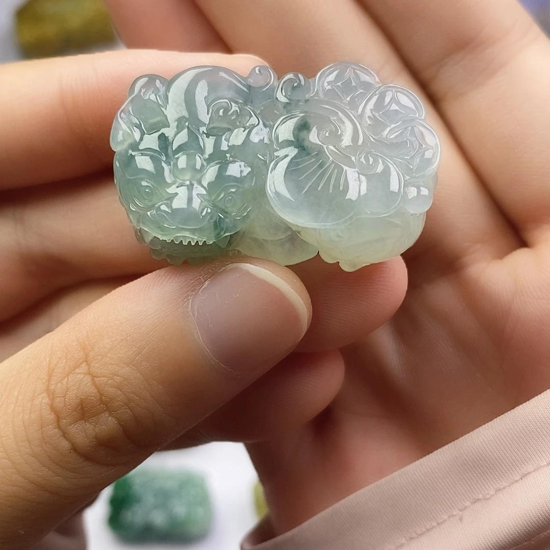 颈饰未镶嵌翡翠貔貅
