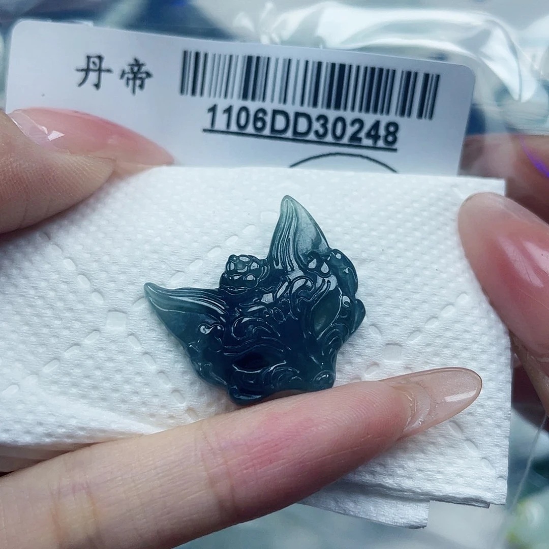 吊坠(不含链)未镶嵌翡翠李****?