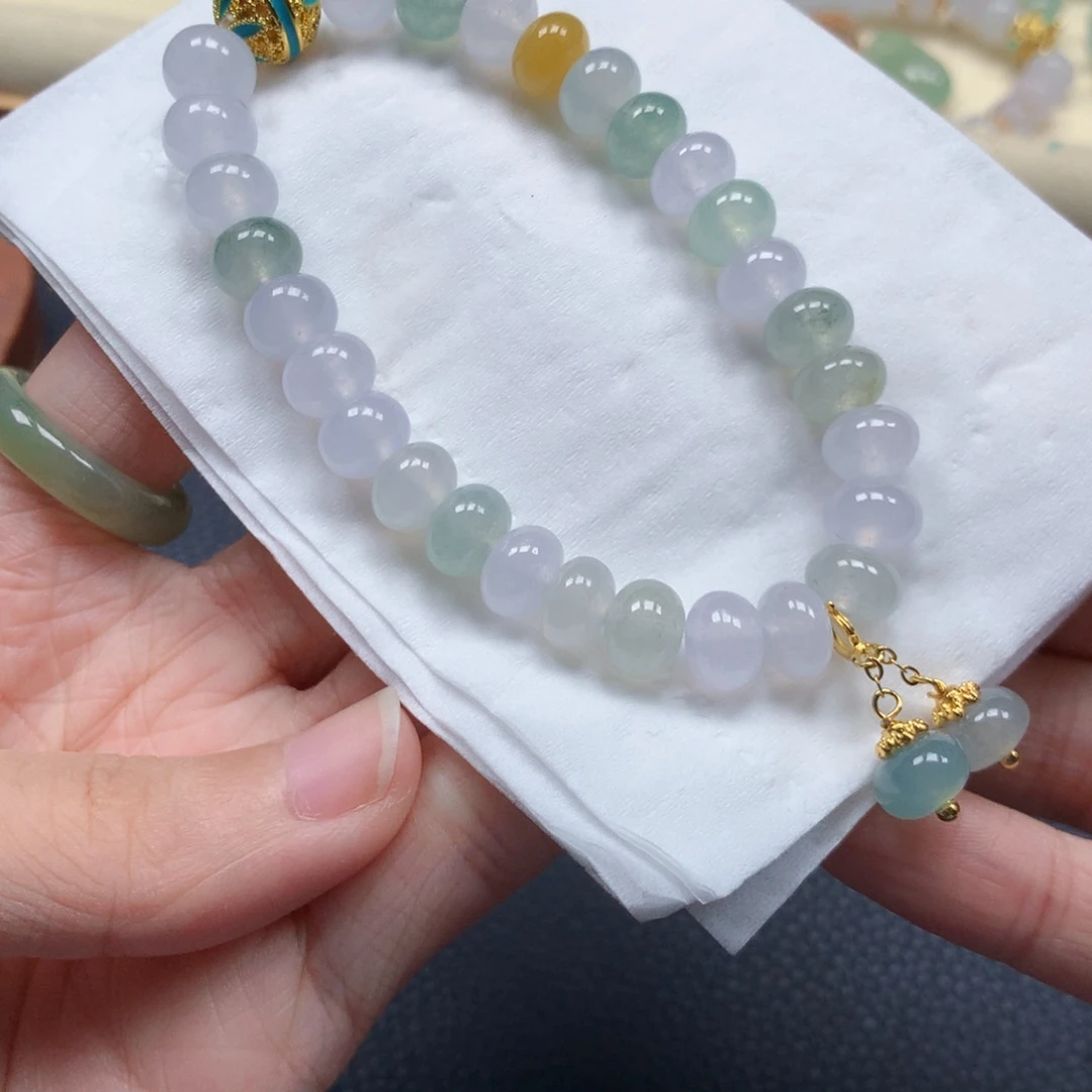 翡翠未镶嵌颈饰闪