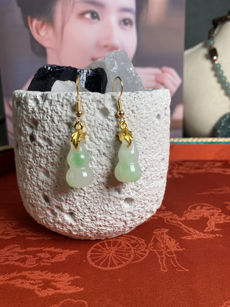 翡翠飘花葫芦原创耳饰T0346