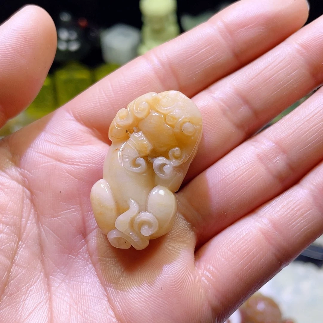 蛇纹石玉未镶嵌颈饰?*