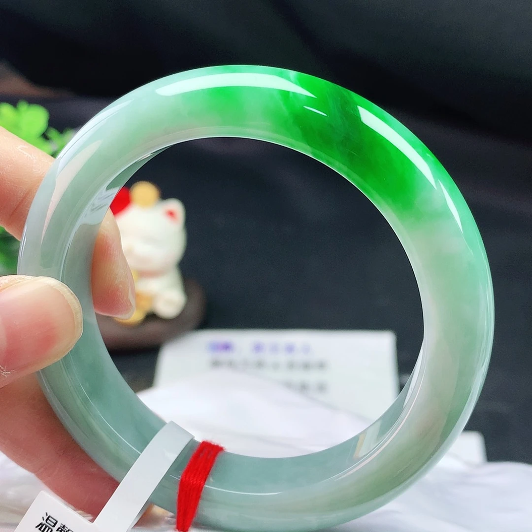 翡翠手镯未镶嵌58圈