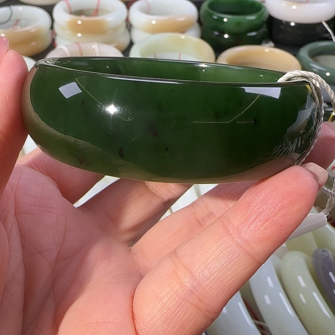 和田玉（碧玉）未镶嵌手镯