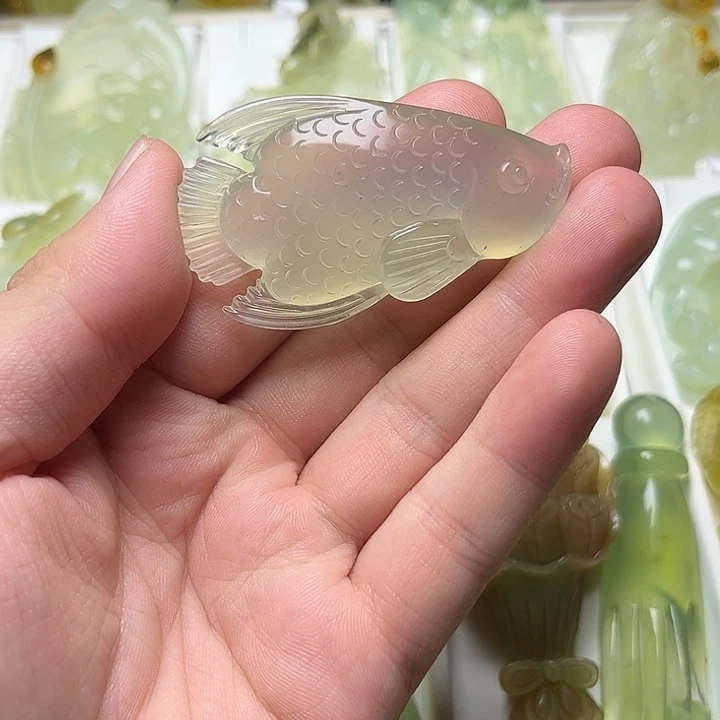 未镶嵌蛇纹石玉颈饰