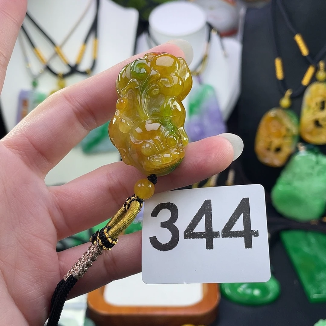 吊坠(赠链)未镶嵌翡翠