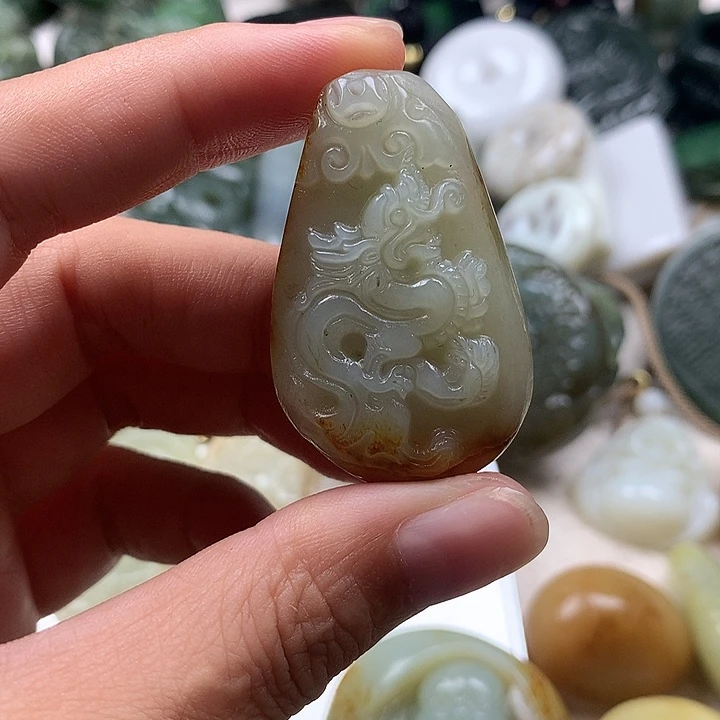 颈饰未镶嵌和田玉