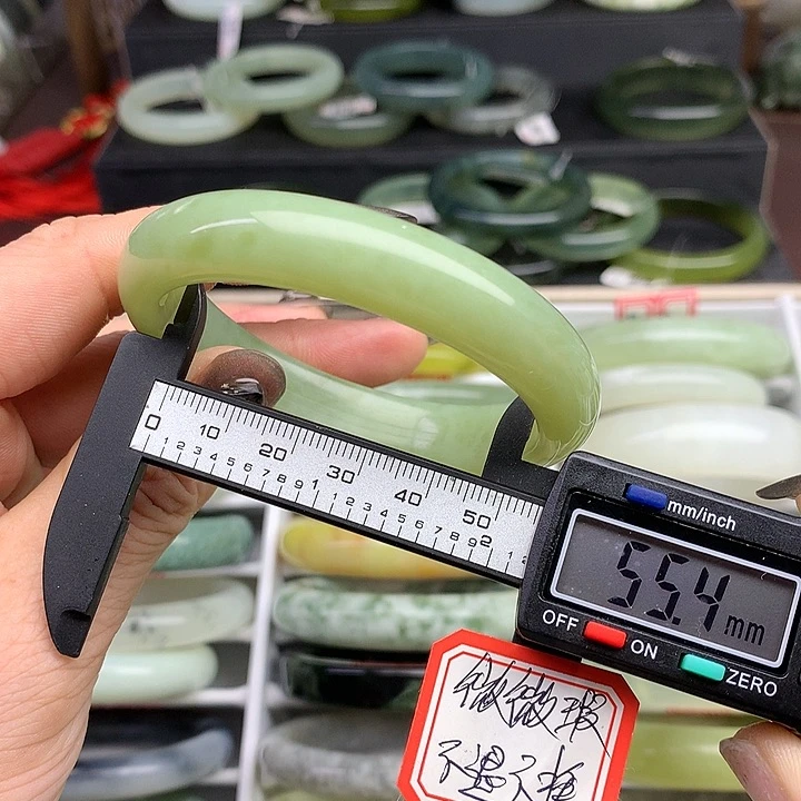 蛇纹石玉手镯未镶嵌730