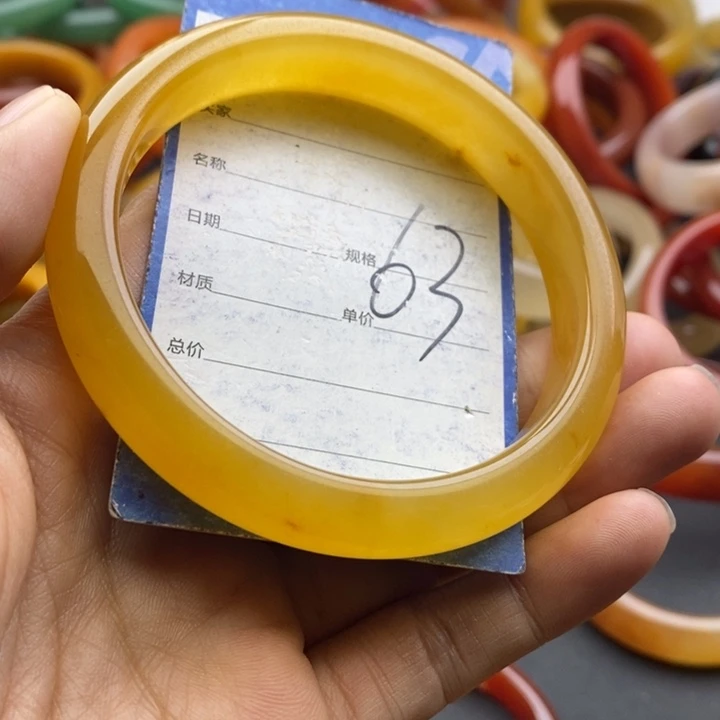 未镶嵌手镯石英质玉