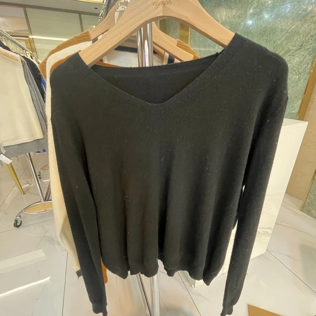 休闲款百搭黑色毛衣41