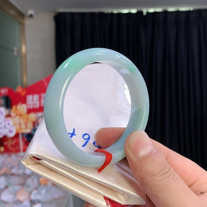 翡翠手镯未镶嵌缅甸翡翠