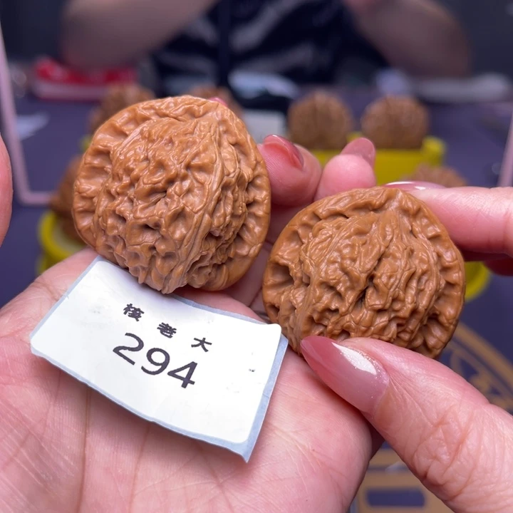 文玩核桃把件三角白40.294