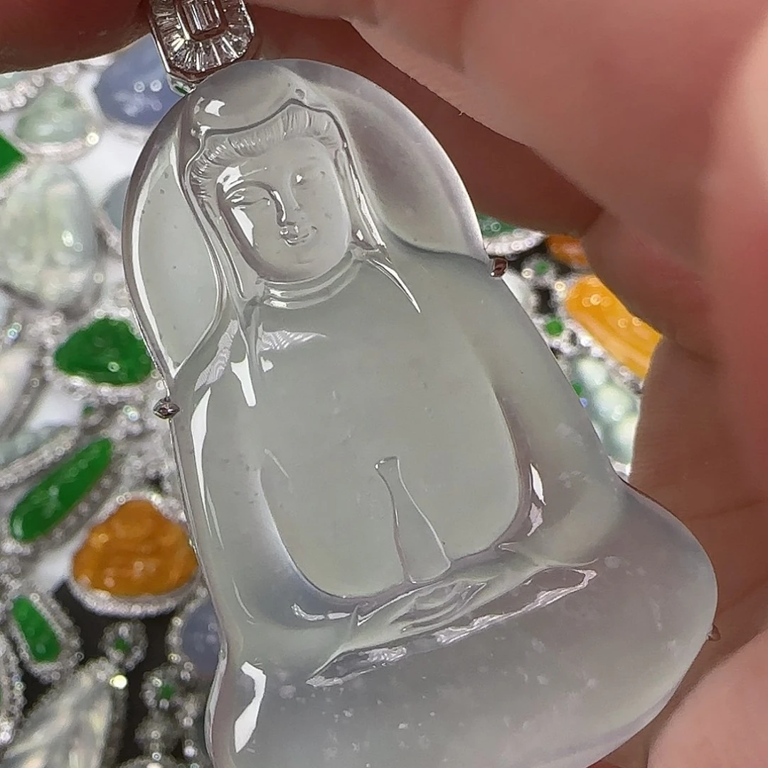 翡翠颈饰18K金镶嵌目**大天然翡翠