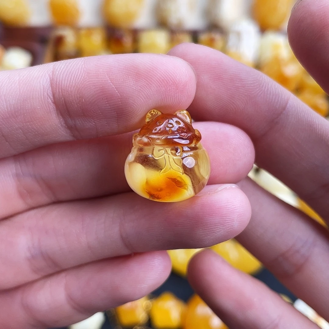 琥珀未镶嵌珠宝奇石