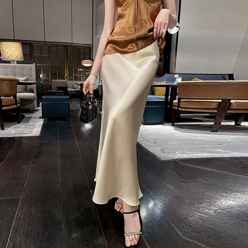 高端缎面半身裙女2025夏季新款轻奢气质法式醋酸a字包臀鱼尾裙子