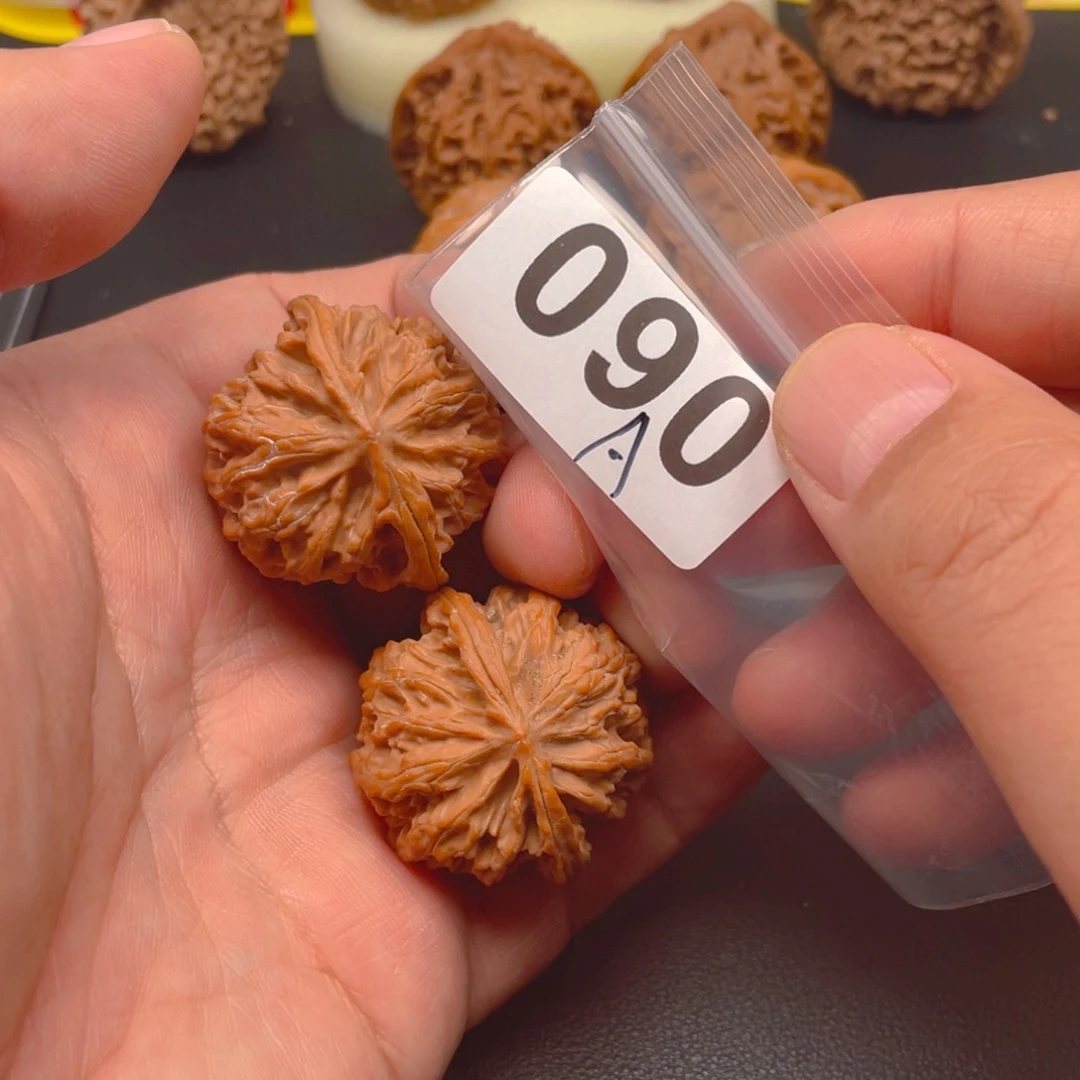 吊坠文玩核桃苹果园36