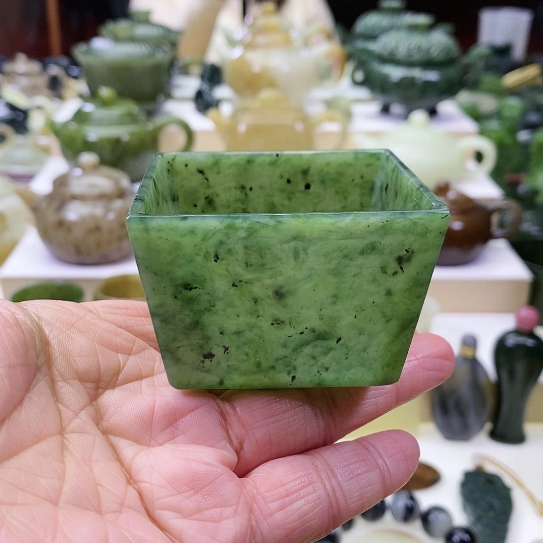 和田玉茶杯未镶嵌馆*。