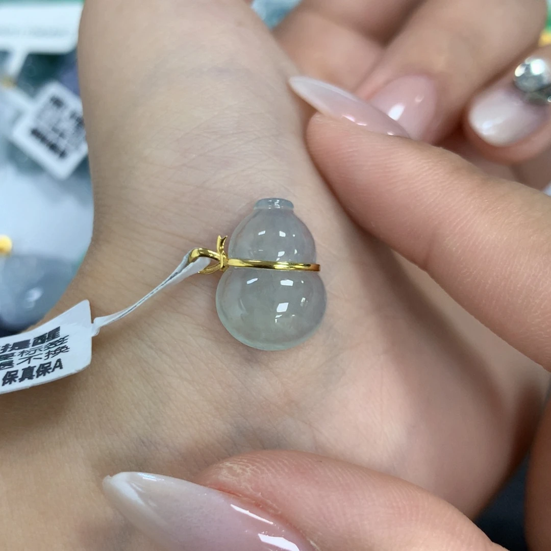 颈饰18K金镶嵌翡翠