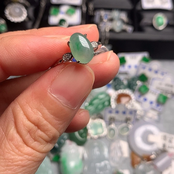 翡翠未镶嵌戒指戒指