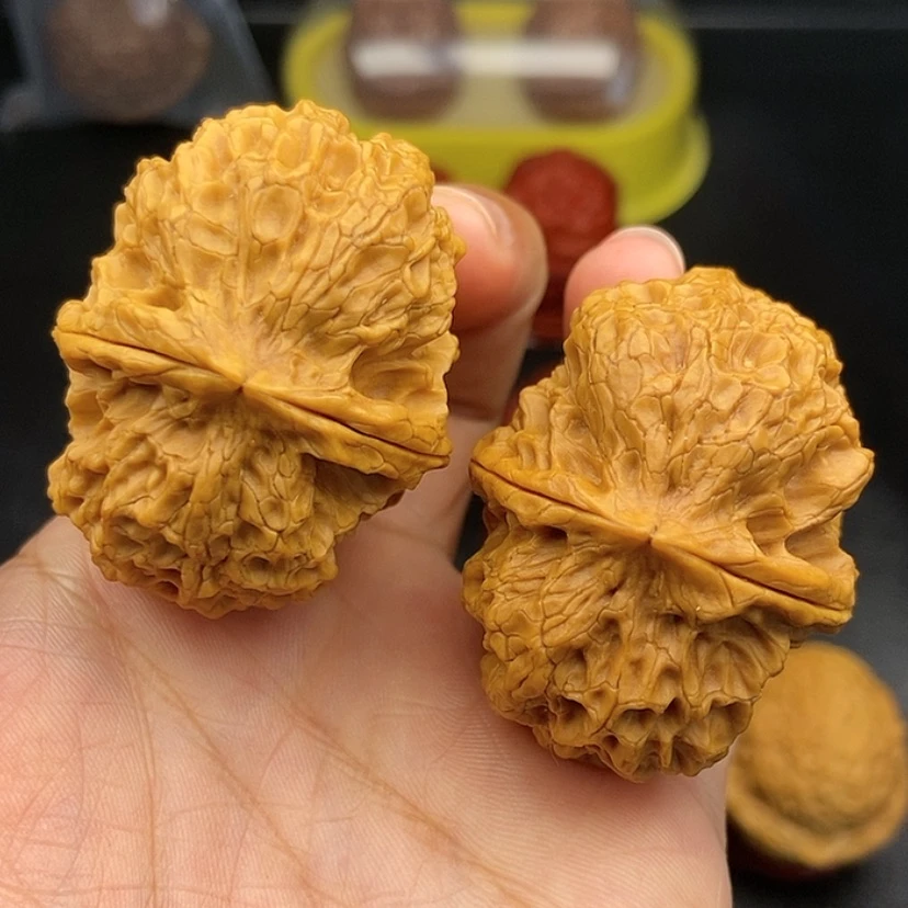 【闪购商品】把件文玩核桃44尺太湖石元宝