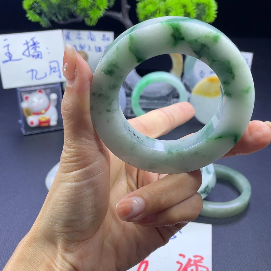 小***色定制翡翠未镶嵌正