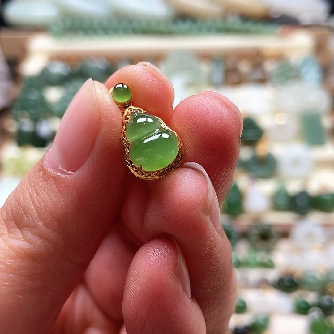 吊坠(不含链)18K金镶嵌和田玉