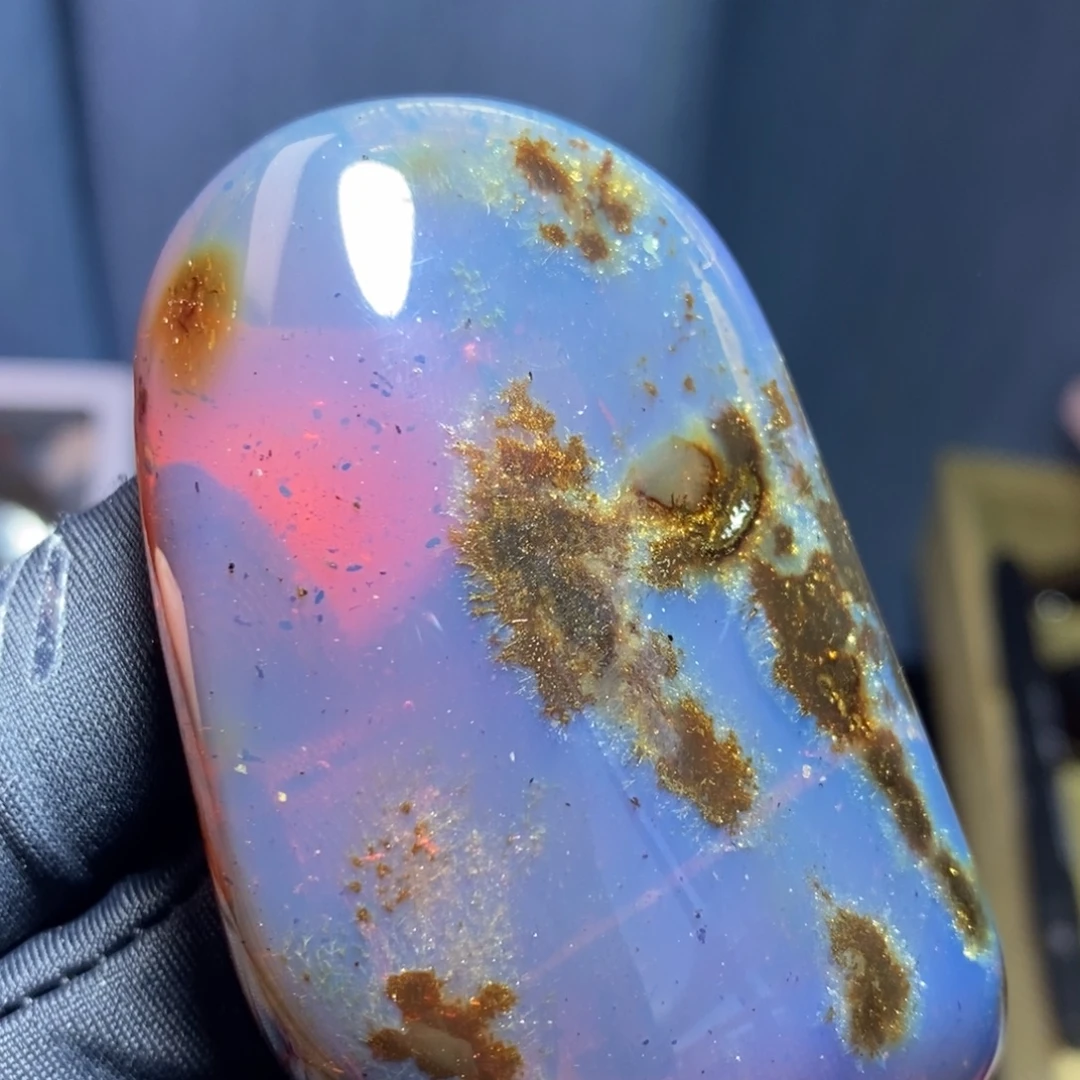 琥珀未镶嵌裸石……