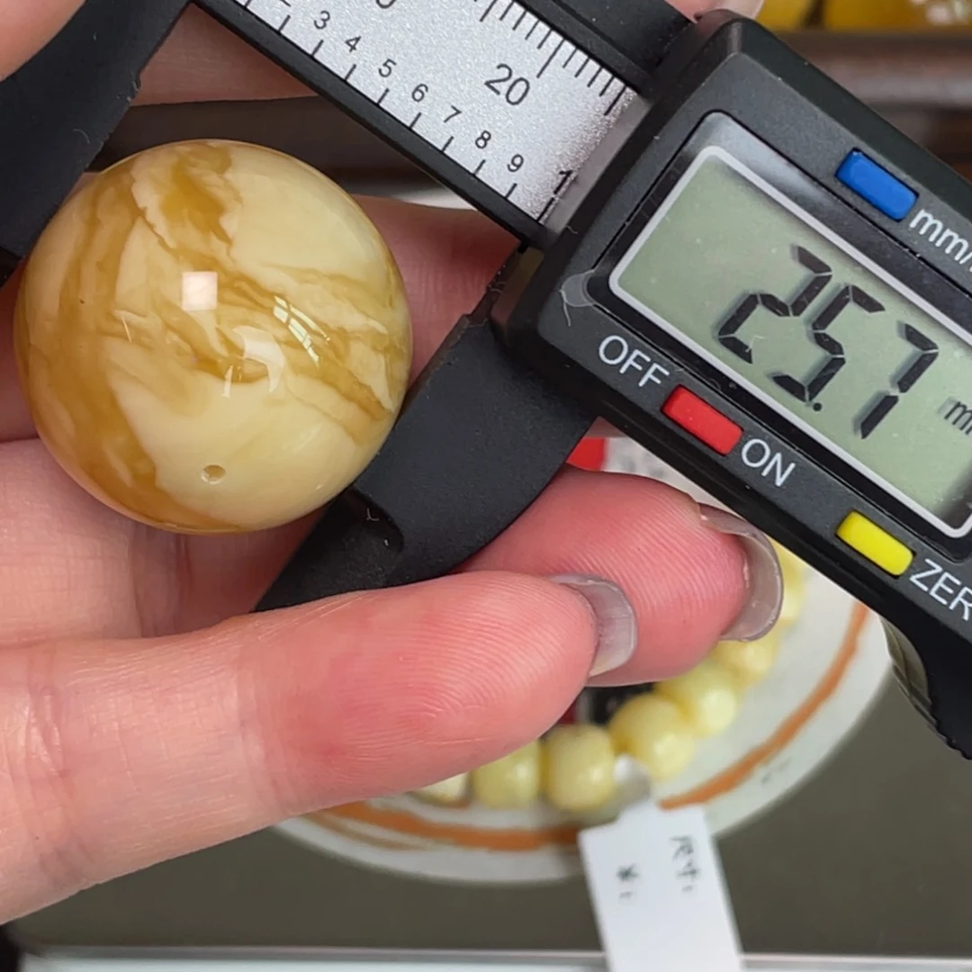 未镶嵌琥珀裸石微瑕618