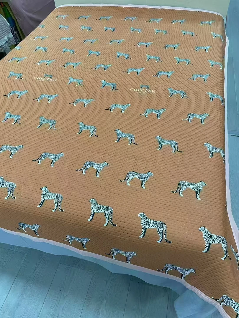 西藏包邮【2米2.3米】双面款奶绒合格品盖毯亲肤印花轻奢床盖防滑