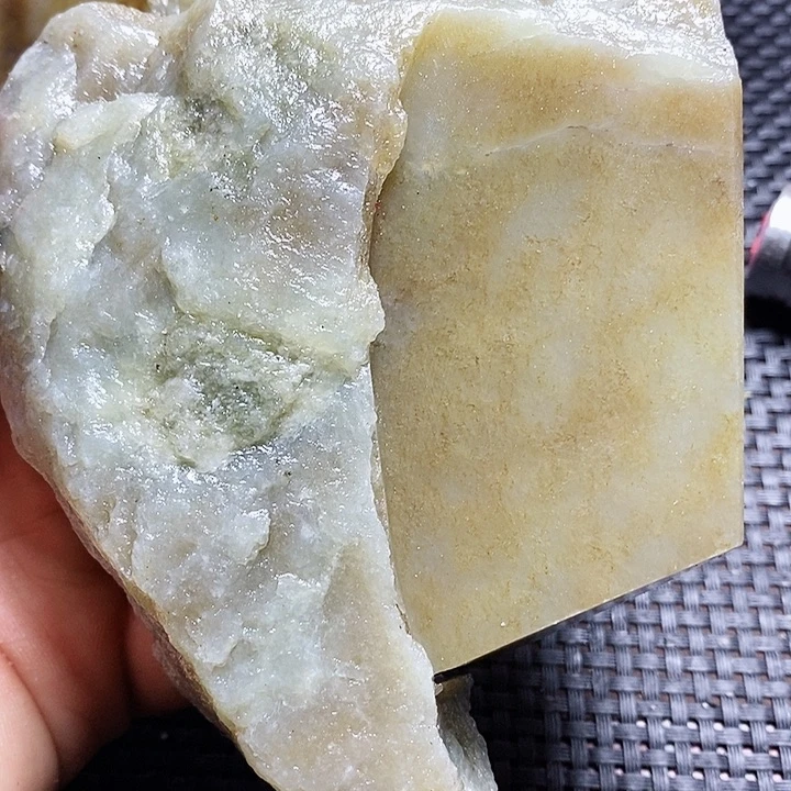 未镶嵌和田玉（糖玉）珠宝半成品