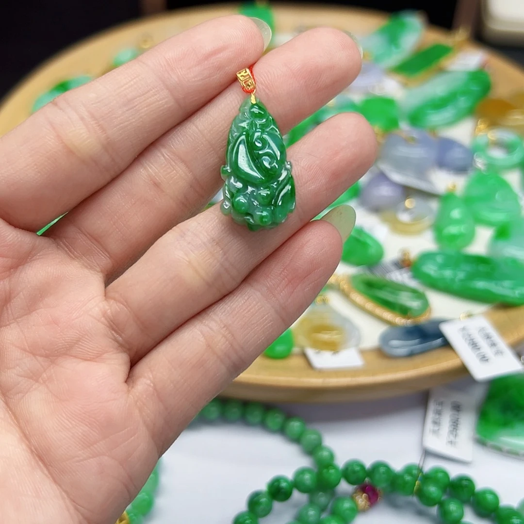 翡翠颈饰18K金镶嵌天然缅料A货一件