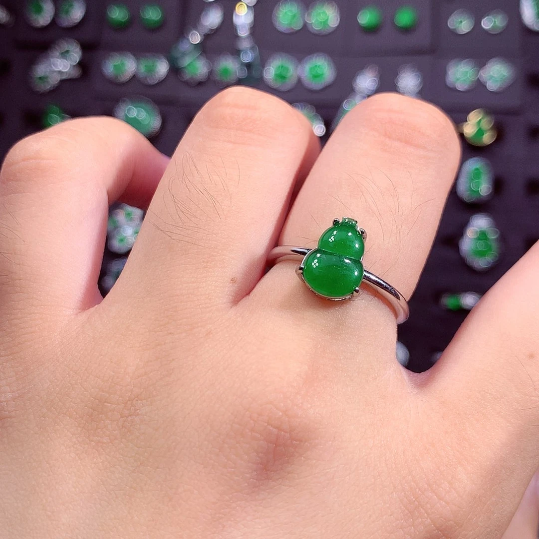 颈饰未镶嵌翡翠挂件