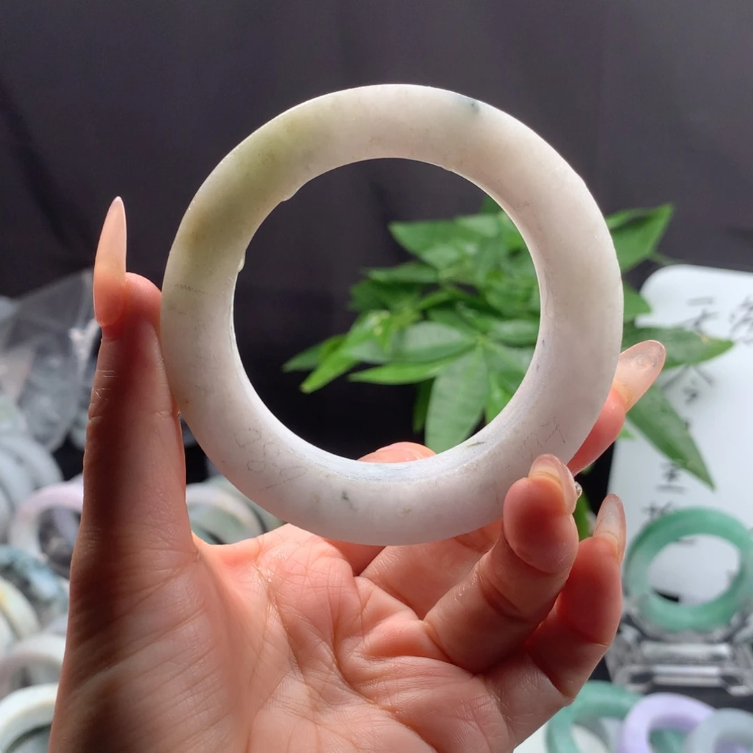 未镶嵌手镯定制翡翠