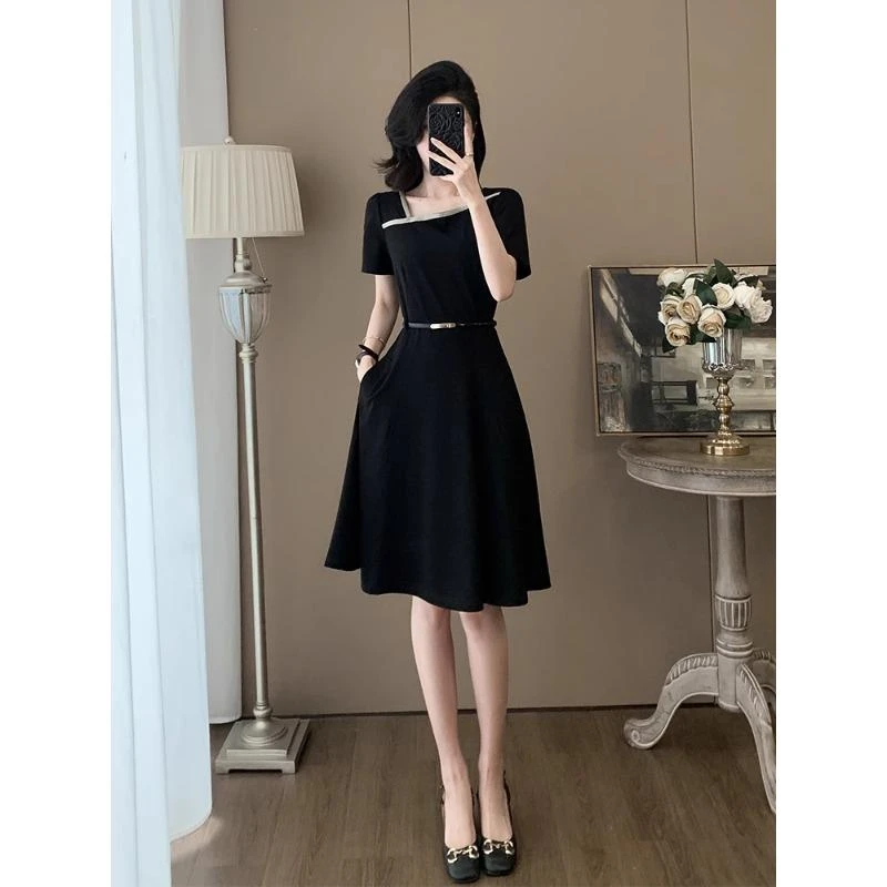 0707夏季简单大方的黑色连衣裙新款今年流行爆款独特漂亮掐腰裙子