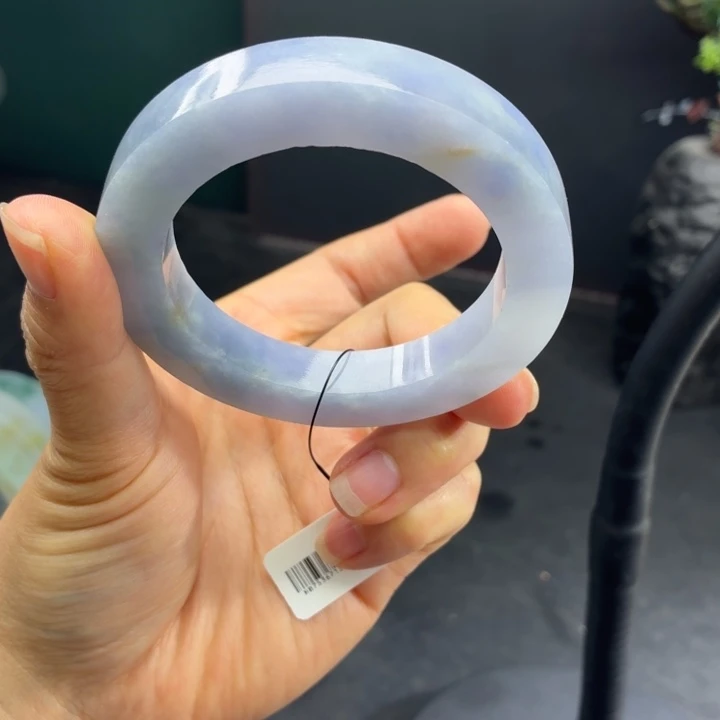 定制翡翠未镶嵌翡翠手镯